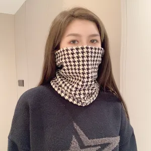 Winter houndstooth cycling neck gaiter windproof warm face cover scarf for women.