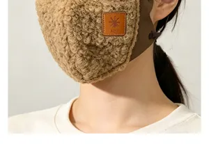 Mascarilla facial cálida de vellón de invierno, vista detallada, protección contra viento.