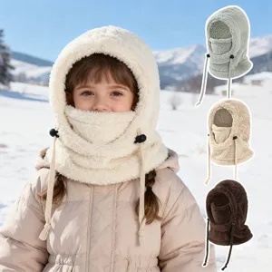 Caldo passamontagna invernale in peluche per bambini con scaldacollo integrato