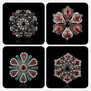 Barroco Corte Vintage Lujo Broche Aleación Diamantes Imitación Hueco Insignia Personalizada Floral Corsage Mujeres Joyería Navidad Regalo