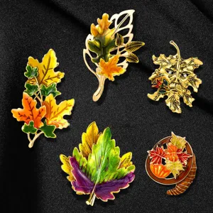Vintage Maple Leaf Enamel Brooch For Women Men Zinc Alloy Fall Theme Badge Pin Autumn Leaf Brooch Clothing Accessory Jewelry