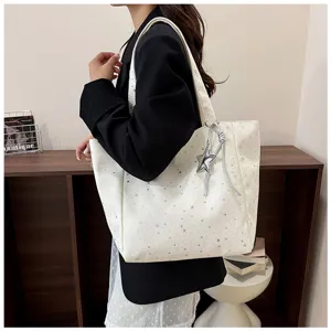 Large white star-pattern tote bag with charm, chic Korean style for daily commuting
