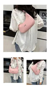 Minimalistische roze hobo schoudertas met zilveren strik, getoond in meerdere lifestyle views