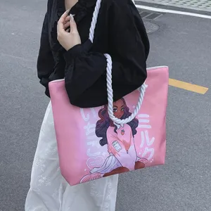 Elegante bolso tote rosa con estampado de dibujo de chica negra y asas de cuerda blanca.