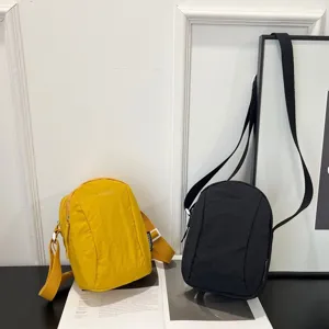 Bolsos bandolera de nailon minimalistas para mujer, disponibles en amarillo y negro