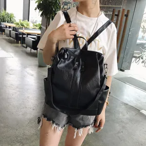 Stilvoller schwarzer Rucksack aus weichem Leder für Damen mit großem Fassungsvermögen