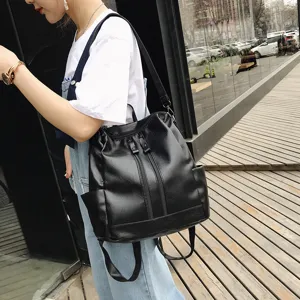 Vielseitiger schwarzer Damen-Rucksack aus weichem Leder mit multifunktionalen Trägern