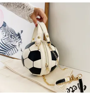 Bolso de mano único con forma de balón de fútbol y correa de cadena dorada chic