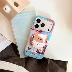 Close-up of the cute ragdoll cat illustration and integrated pop-socket on the phone case.