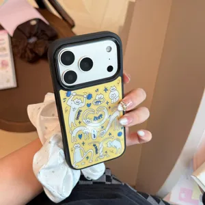 Vue détaillée d'une coque iPhone avec des illustrations de chats de dessin animé.