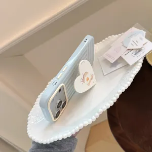 Vue latérale de la coque iPhone à rayures bleues avec support de téléphone cœur