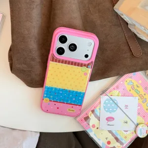 Détail de la coque rose pour iPhone avec motifs à pois colorés et boutons décoratifs.