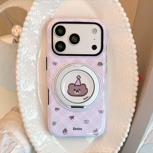 Λεπτομέρεια θήκης iPhone με ροζ καρό σχέδιο και μαγνητική βάση δακτυλίου αρκούδας