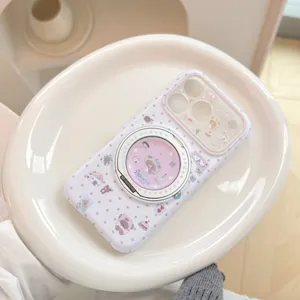 Detail van schattig beer telefoonhoesje met roterende magnetische ringhouder