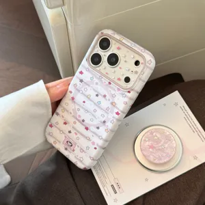 Funda para iPhone con diseño de estrellas y soporte de agarre magnético a juego