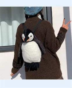 Süßer Plüsch-Pinguin-Rucksack auf dem Rücken, perfekt für den Winter-Mode-Look