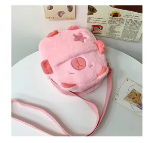 Sac bandoulière Capybara en peluche rose avec broderies et jolies oreilles en 3D
