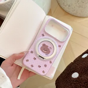Vue détaillée de la coque iPhone ours lavande avec un support de bague rotatif magnétique