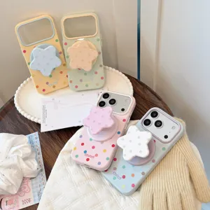Coques iPhone 15/16 à pois couleurs bonbon avec supports magnétiques en forme d'étoile.