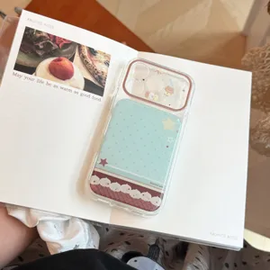 Coque de protection iPhone motif dessert à la crème sur un carnet de notes ouvert