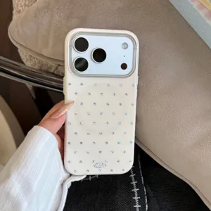 Coque iPhone crème minimaliste avec strass scintillants et aimant pour modèle 15/16