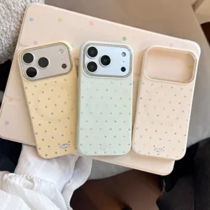 Coque iPhone magnétique minimaliste avec motif à pois argentés en couleurs pastel