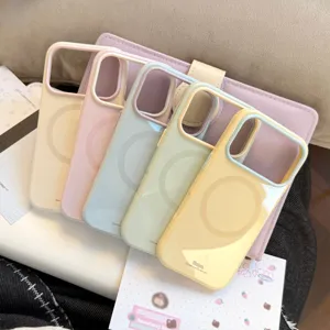 Vue détaillée de coques iPhone MagSafe colorées dans des tons pastels de type macaron