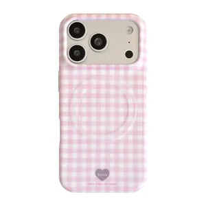 Coque iPhone MagSafe à carreaux roses avec motif cœur Every single day counts