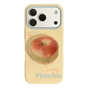 Coque iPhone jaune crème avec support bagel pistache 3D et texte sur la vie saine