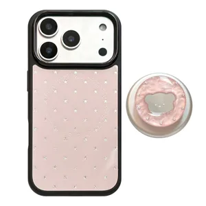 Coque iPhone élégante en nacre rose avec support miroir magnétique en forme d'ours