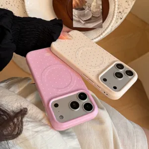 Coque magnétique en silicone souple à pois pour iPhone en rose et crème tons pastels