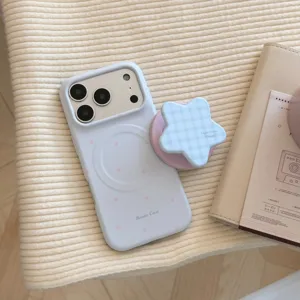 Coque iPhone magnétique bleu clair avec motif d'étoiles et un support en forme d'étoile chic