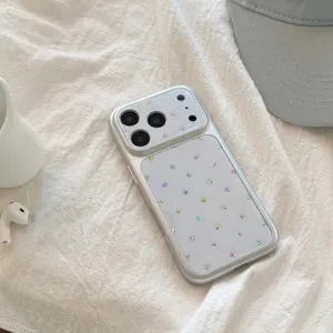 Coque iPhone argentée avec points en strass colorés et grande fenêtre de caméra
