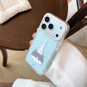 Vue détaillée d'un chat mignon avec chapeau étoilé sur coque pailletée bleu clair