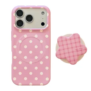 Coque iPhone rose à pois MagSafe avec support en forme d'étoile à carreaux assorti