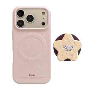 Coque iPhone MagSafe rose mouchetée avec support de téléphone en forme d'étoile