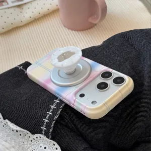 Vue détaillée du support de téléphone magnétique avec texture marbre et icône d'ours mignon