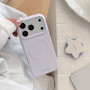 Gros plan coque iPhone magnétique lavande avec support étoile et texture