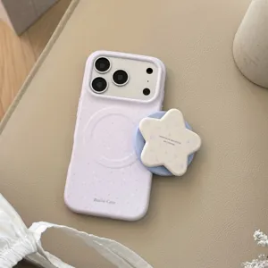 Vue détaillée d'une coque iPhone MagSafe violette mouchetée avec un support étoile