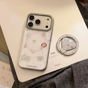 Gros plan d'une coque de téléphone lapin mignon et support de bague en forme de cœur