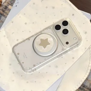 Detailopname van transparante iPhone-hoes met een magnetische parelmoer sterstandaard