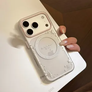 Vista dettagliata della custodia trasparente per iPhone con stelle e MagSafe