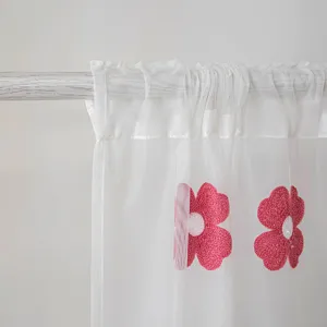 Cortina de gasa blanca pastoral fresca con patrón de flores bordadas rosas para el hogar