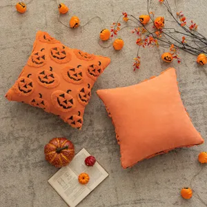Fundas de cojín de felpa de calabaza de Halloween con decoraciones de temporada en alfombra