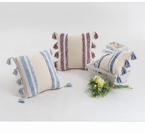 Elegante Boho-Kissenbezüge mit Quasten und getufteten Streifen für das Sofa-Dekor