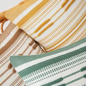 Hand-woven Moroccan cotton jacquard pillowcase with decorative tassels for sofa