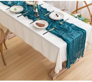 Elegante runner da tavola in garza di Bali stropicciata verde acqua per feste e nozze