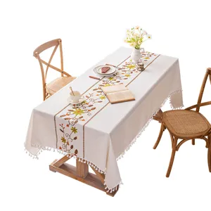Tovaglia ricamata pastorale con jacquard floreale e nappe per tavoli rettangolari