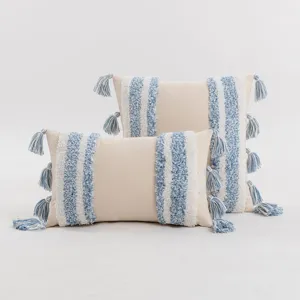 Elegante Boho Getuftete Kissenbezüge Set mit blauen Streifen und dekorativen Quasten