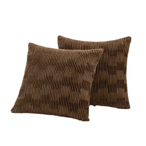 Juego de dos fundas de cojín de terciopelo plisado marrón para sofá y decoración de cama